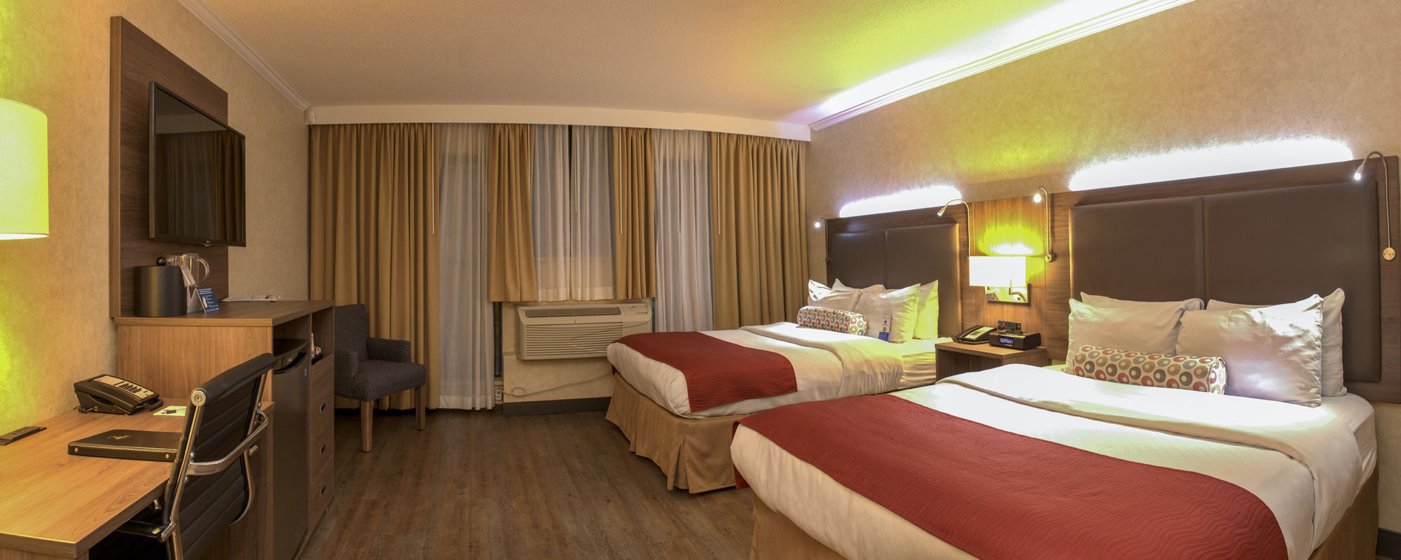 Фото Grand Park Hotel & Suites Downtown Vancouver