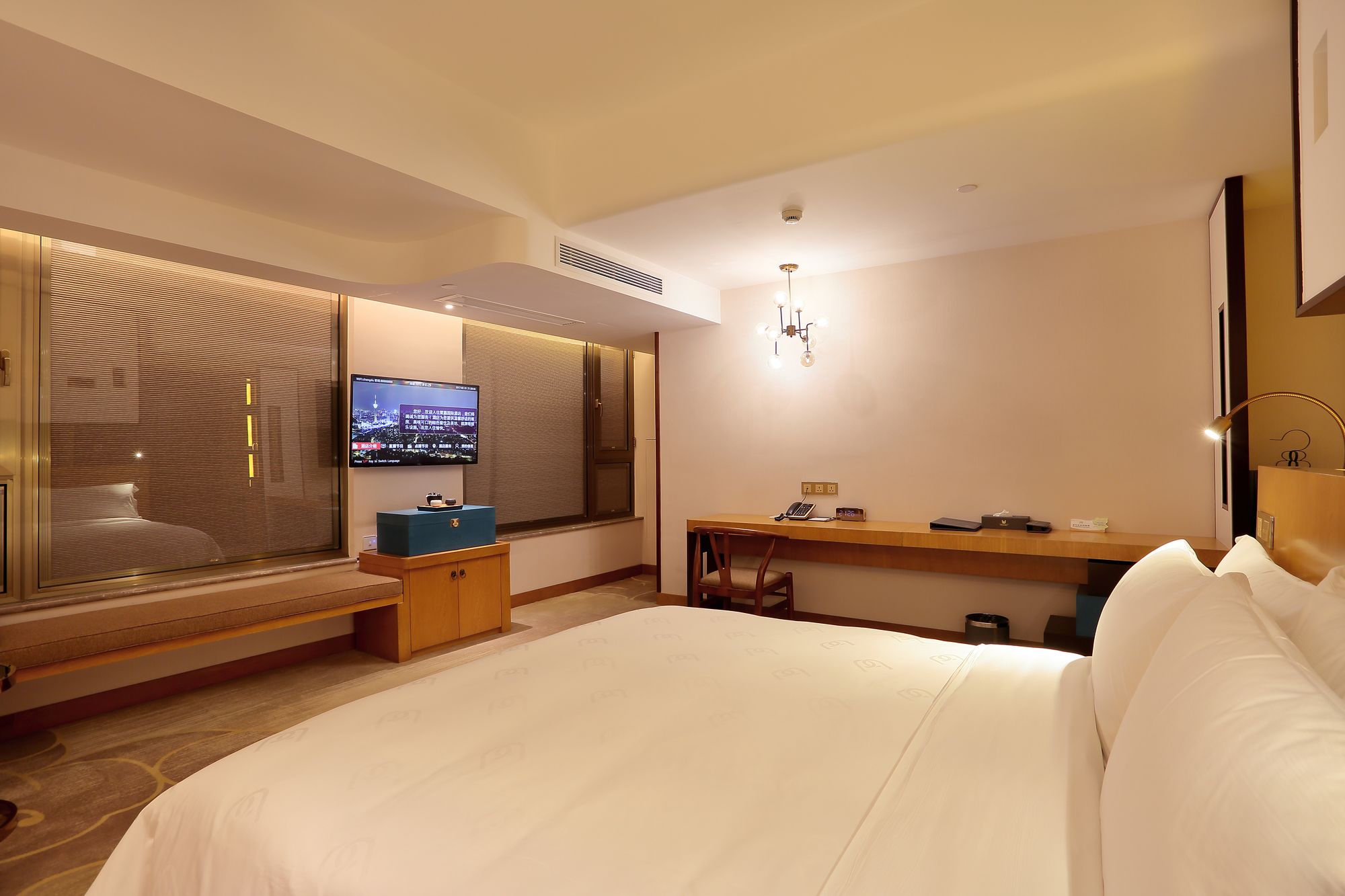 Фото Lujia International Hotel