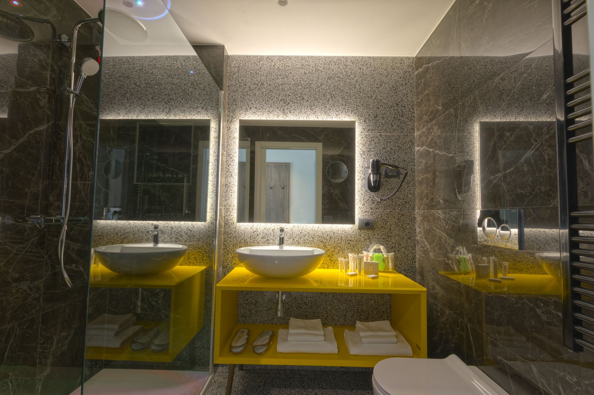 Фото Ghibli Hotel