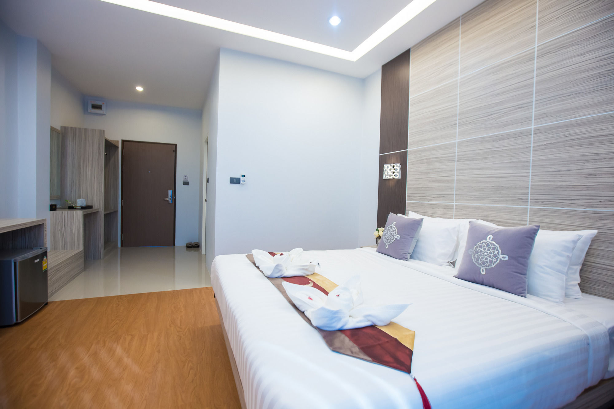 Фото The S. G Hotel