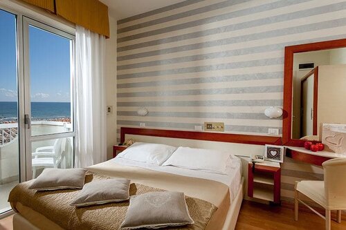 Внешний вид отеля Hotel Aristeo в Римини, фото 5