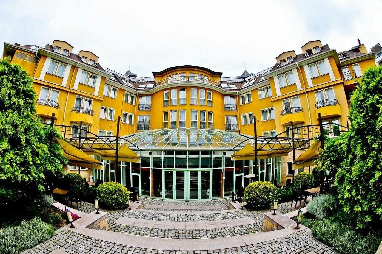 Фото отеля 2