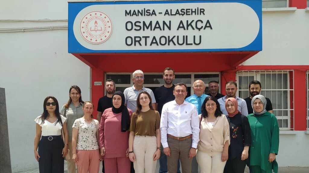 School Osman Akca Ilkogretim Okulu, Alasehir, photo