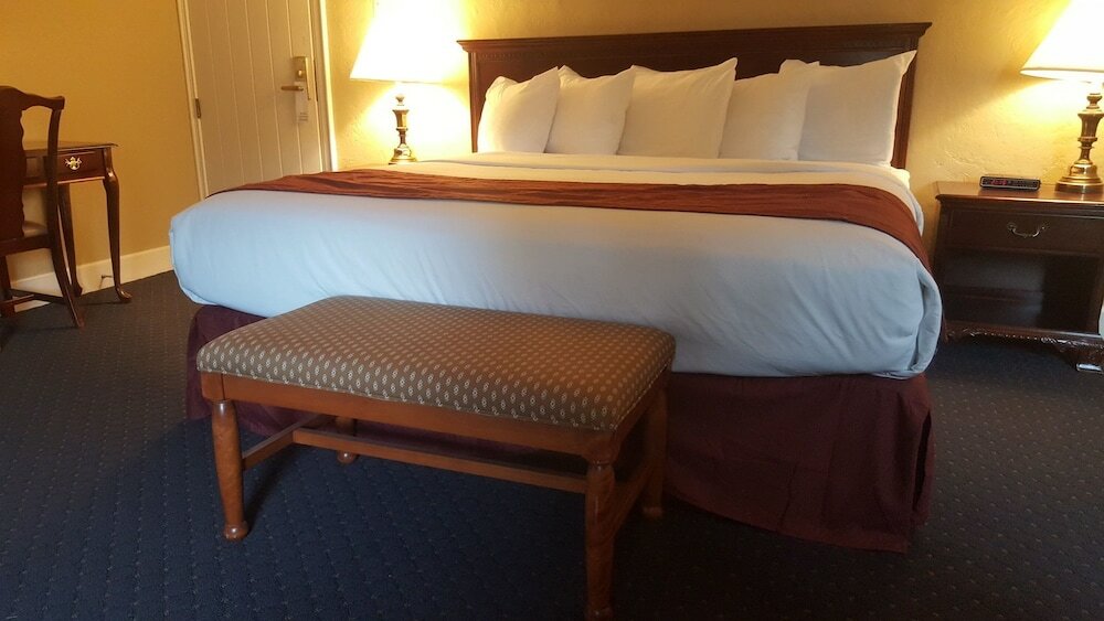 Фото Senate Luxury Suites