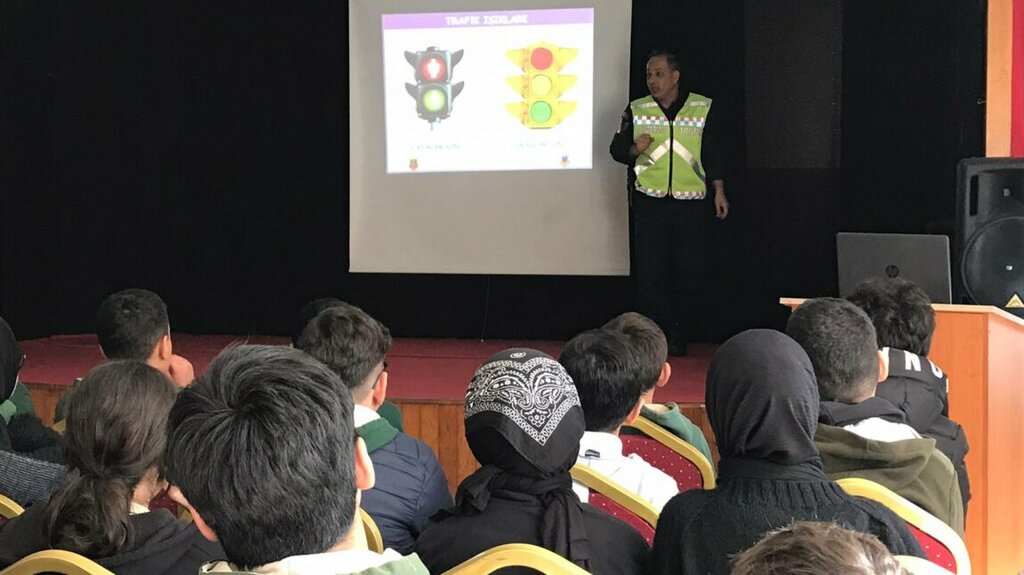 School Cerkesli Nuh Cement Middle School, Dilovasi, photo