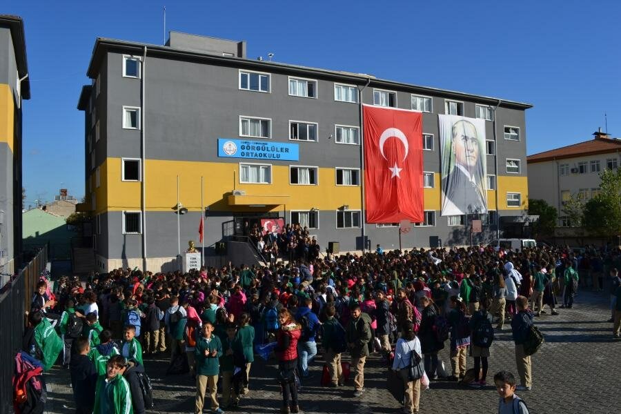 School Gorgululer Middle School, Manisa, photo
