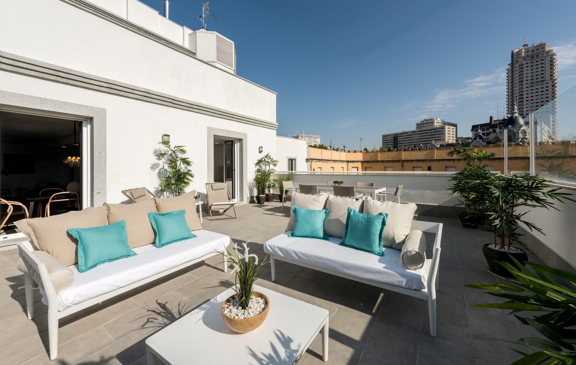 Фото Plaza de España Skyline