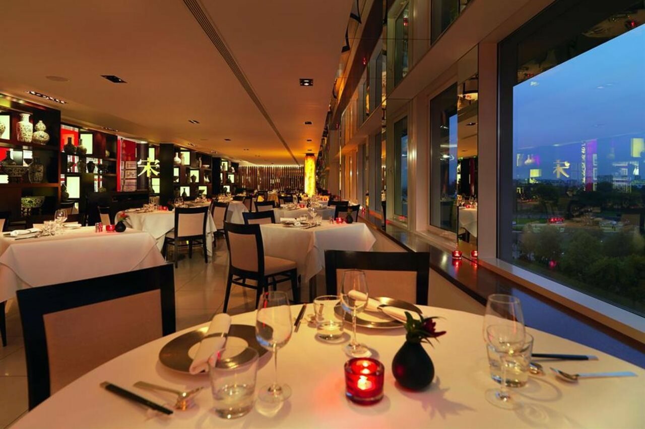 Фото Royal Garden Hotel