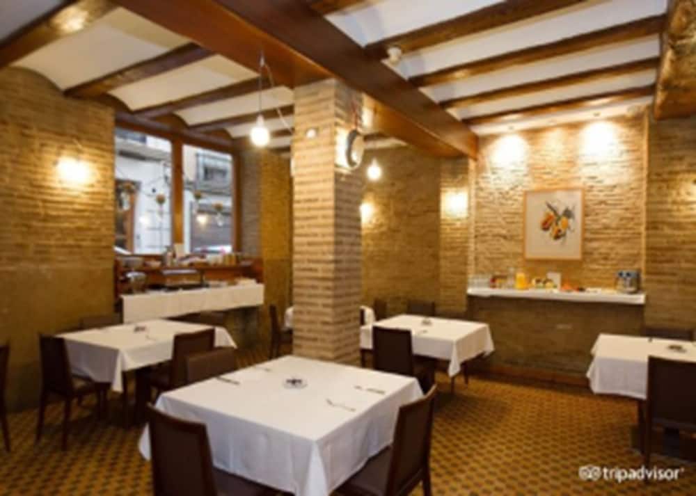 Фото Отель AD Hoc Monumental