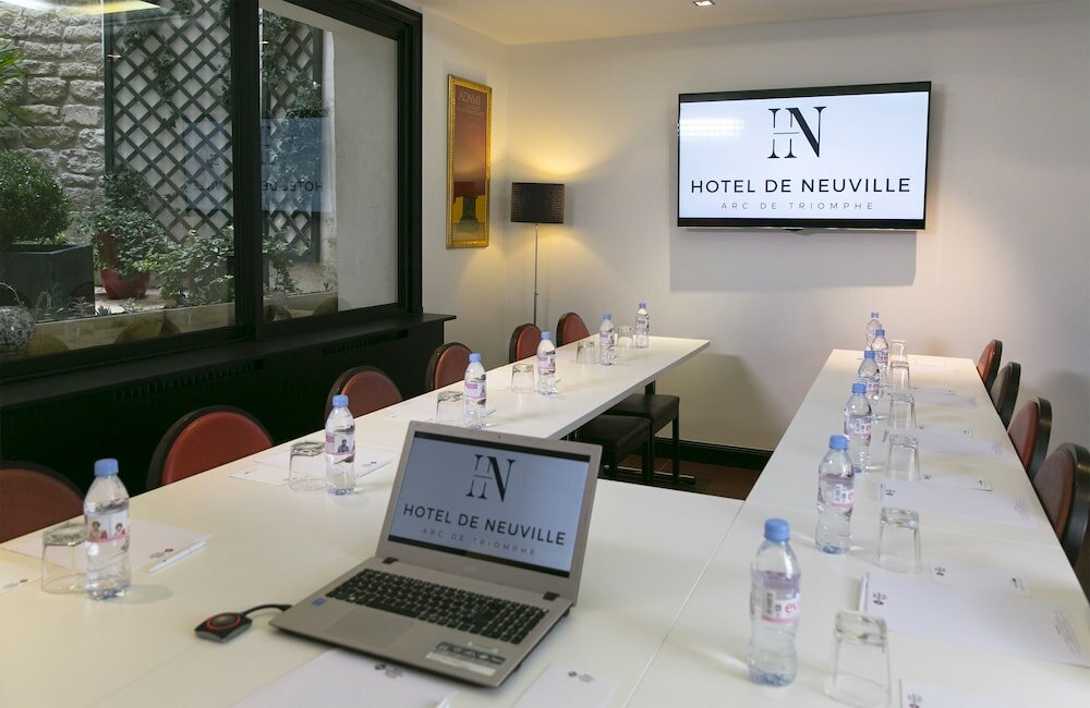 Фото The Hôtel de Neuville - Arc de Triomphe