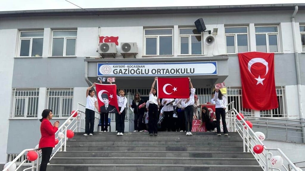 School Gazioglu Middle School, Kayseri, photo