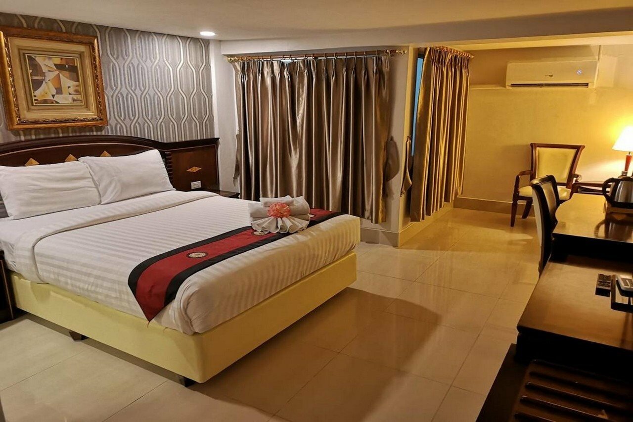 Фото The Golden Ville Boutique Hotel