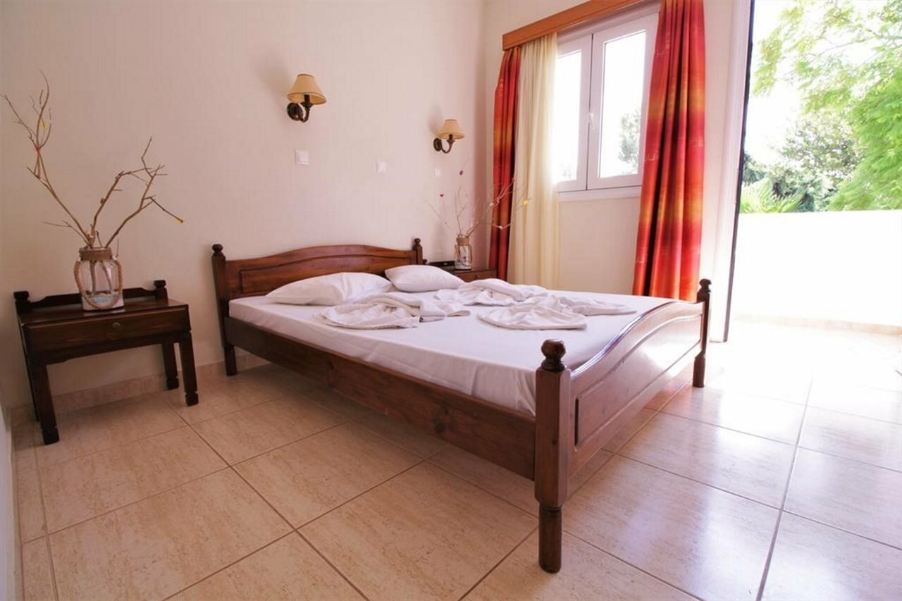 Фото Ampavris Family Apartments