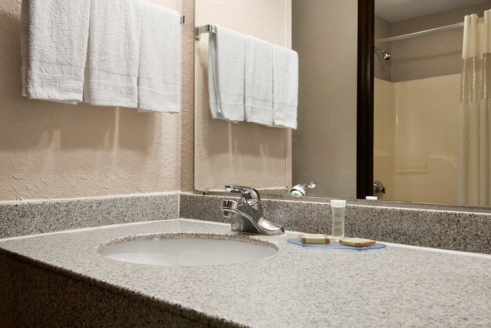 Фото Super 8 by Wyndham Green Bay I-43 Bus. Park