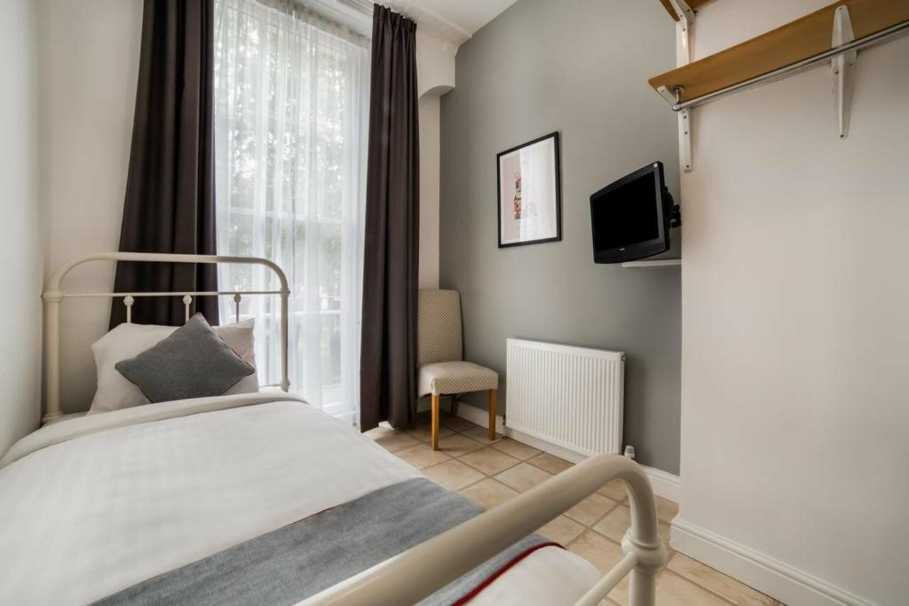 Фото Oyo Kings Hotel