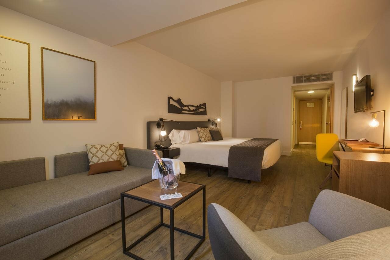 Фото Yomo Centric