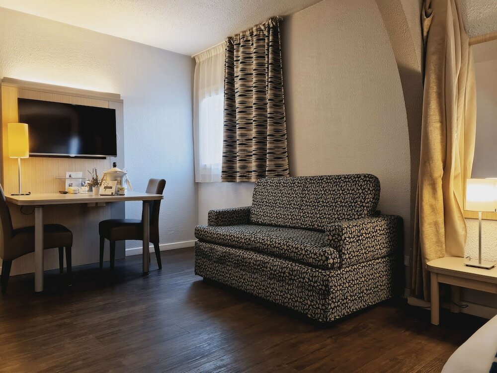 Фото Hotel Kyriad Marseille Palais Des Congres - Vélodrome