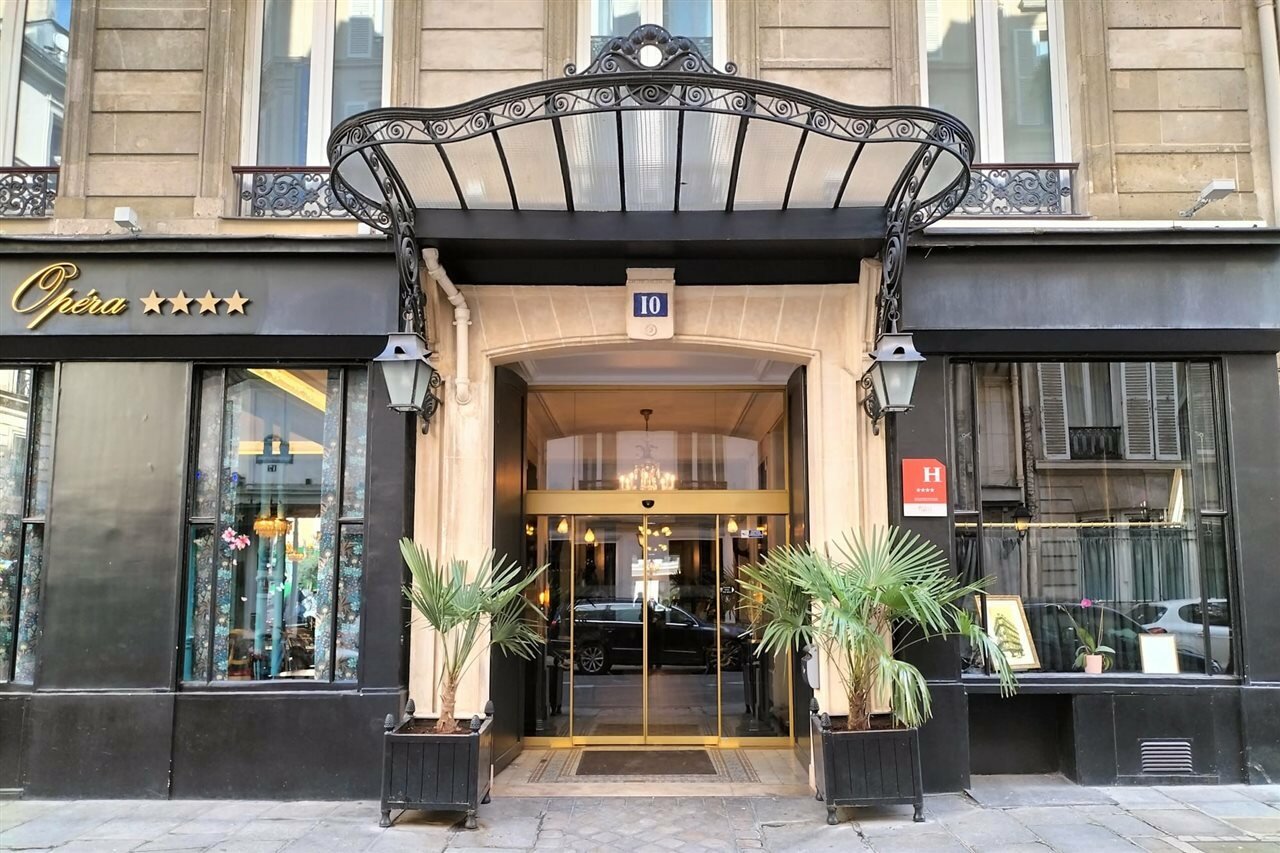 Фото отеля 1