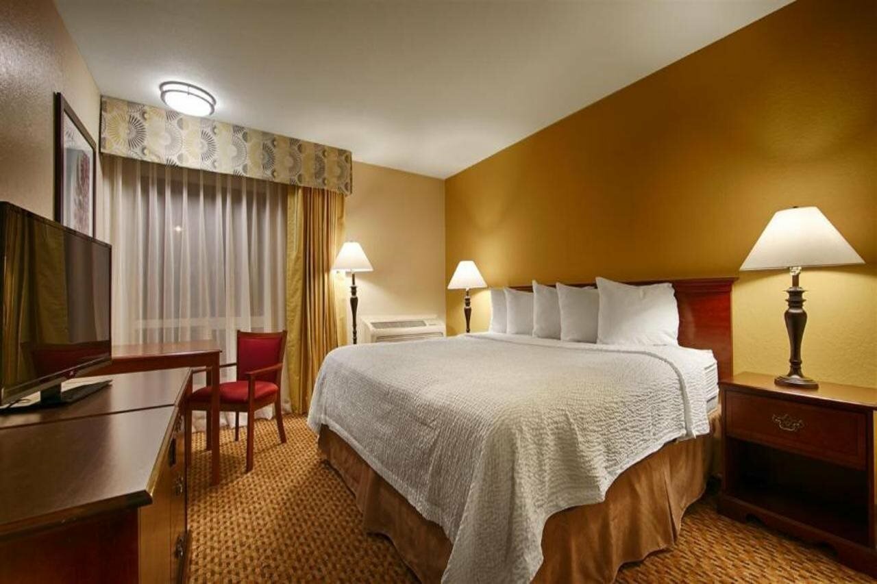 Фото Best Western Village Inn