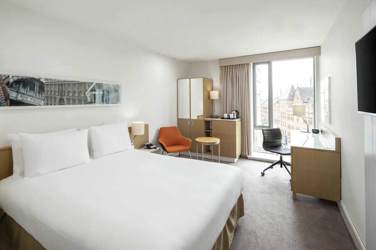 Фото DoubleTree by Hilton Manchester - Piccadilly