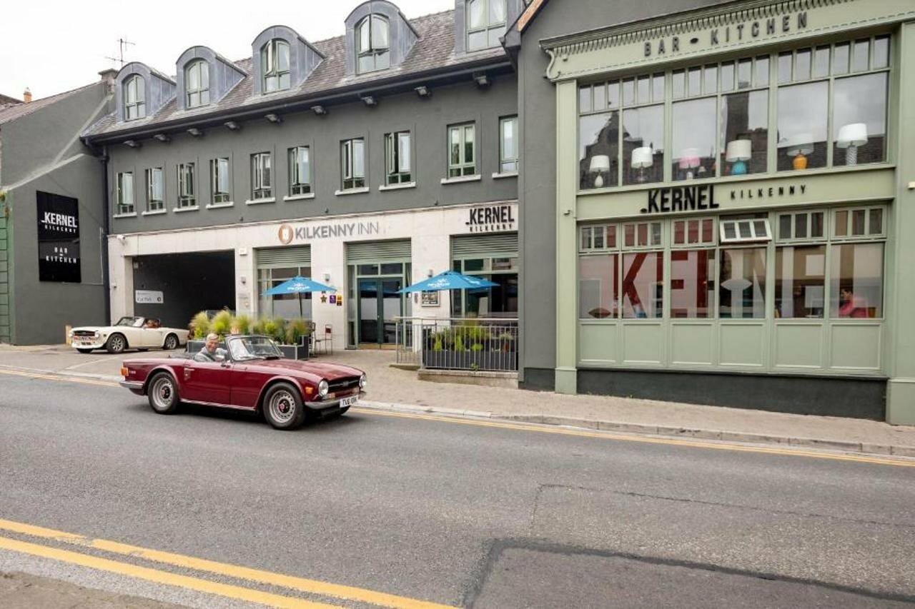 Фото Kilkenny Inn Hotel