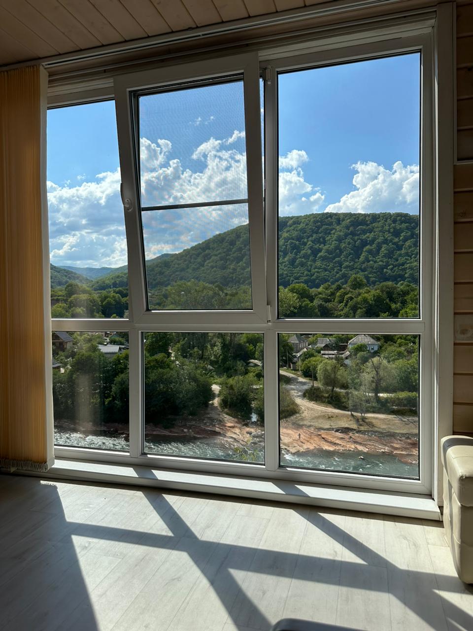 Фото Дом у реки