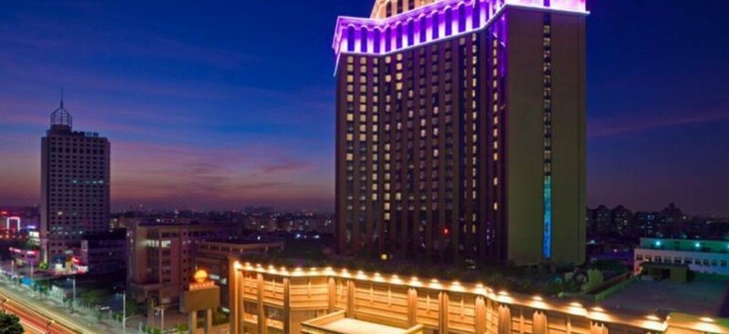 Гостиница Huilihua Hotel в Дунгуани
