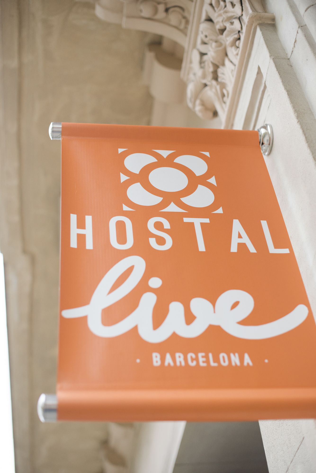 Фото Hostal Live Barcelona