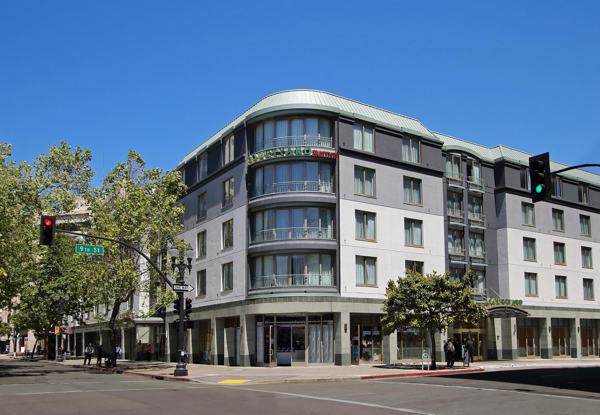 Фото Courtyard by Marriott Oakland Downtown