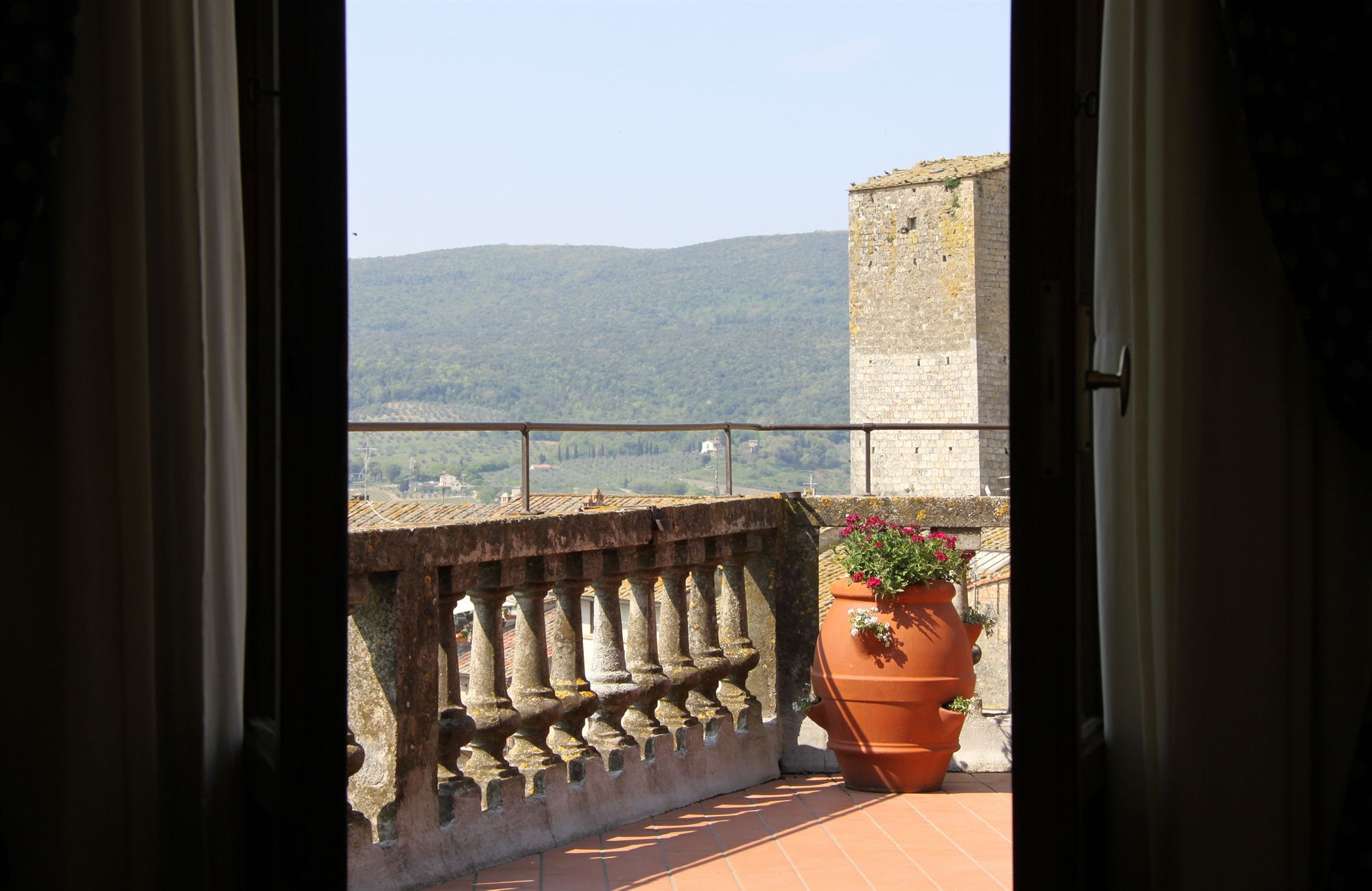 Фото Hotel La Cisterna