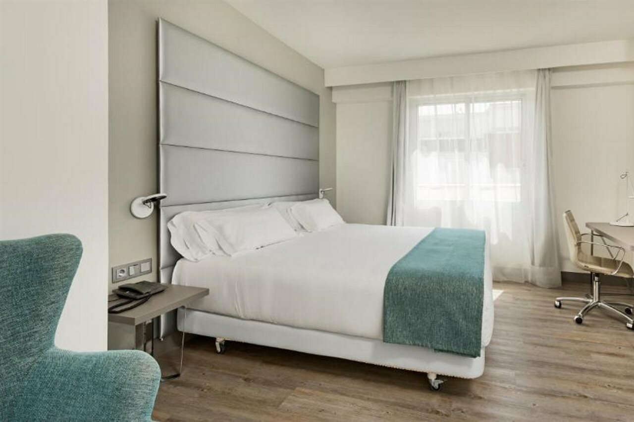 Фото Nh Madrid Zurbano