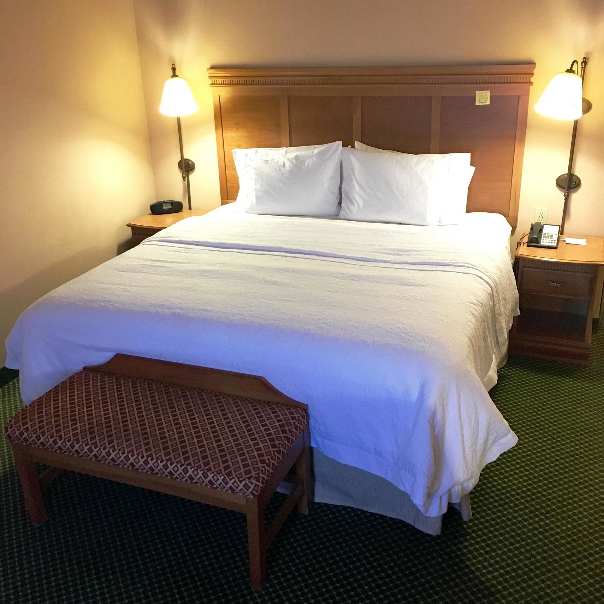 Фото Hampton Inn Hays-North of i 70