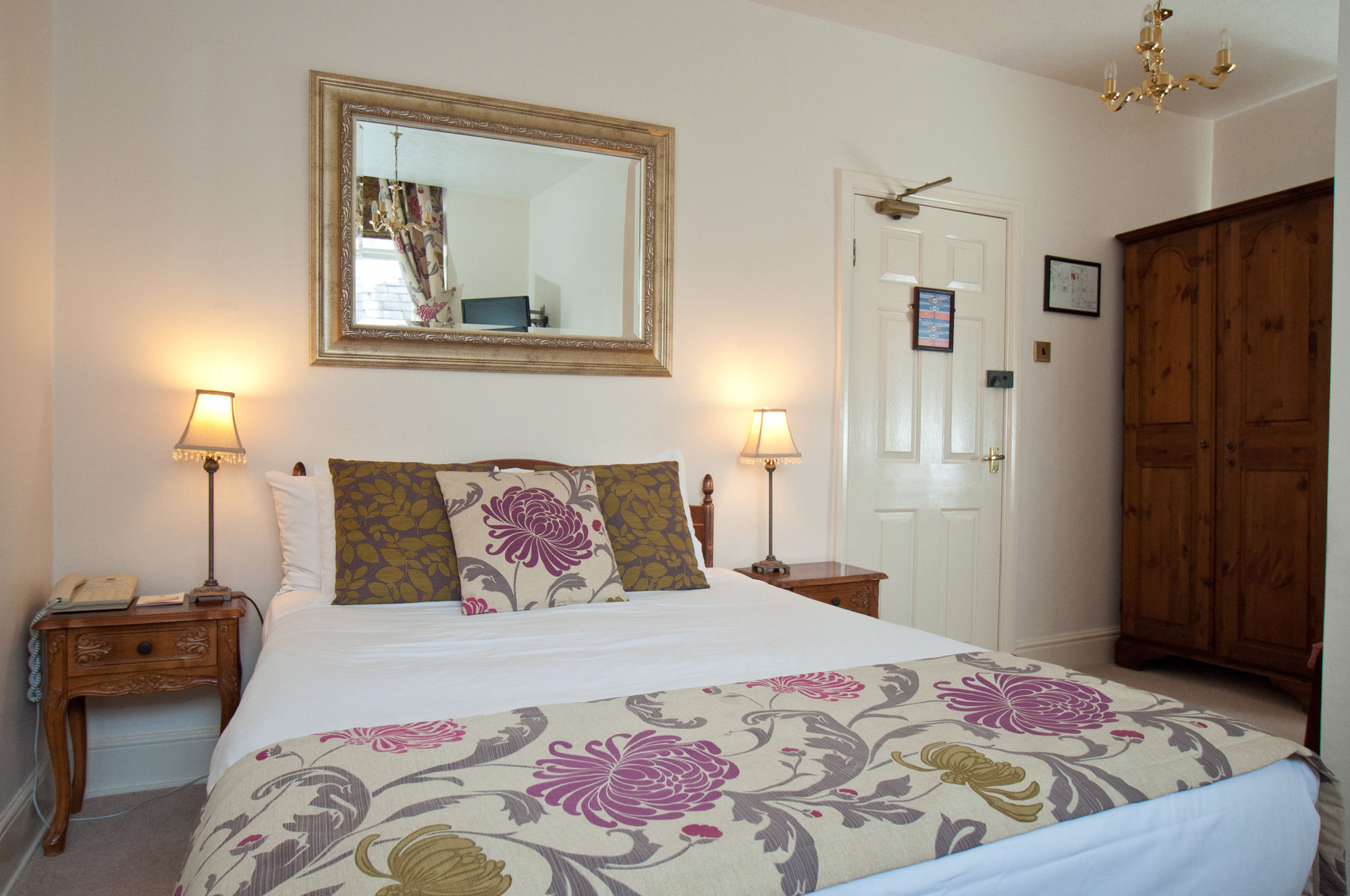 Фото Old Hall Hotel