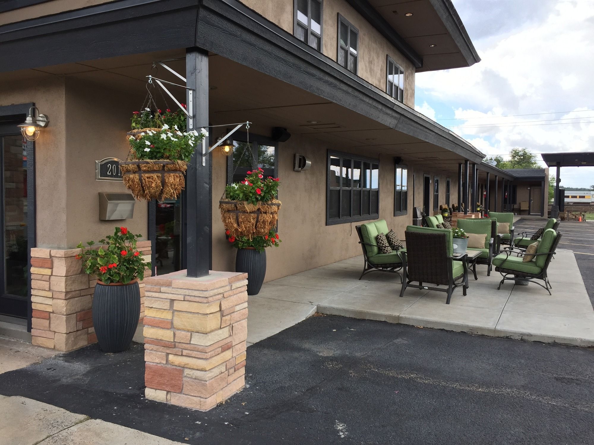 Фото Rodeway Inn & Suites Williams Downtowner - Rte 66