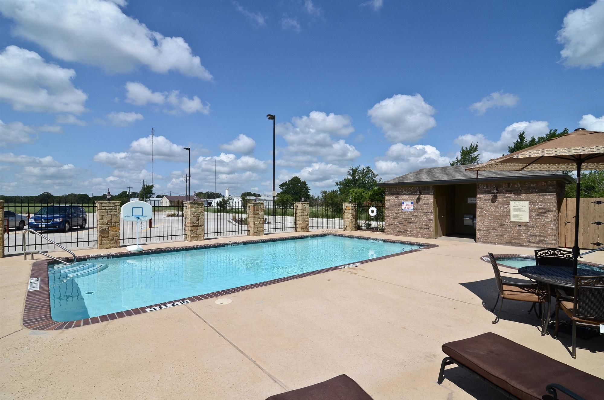 Фото Best Western Plus Emory At Lake Fork Inn & Suites