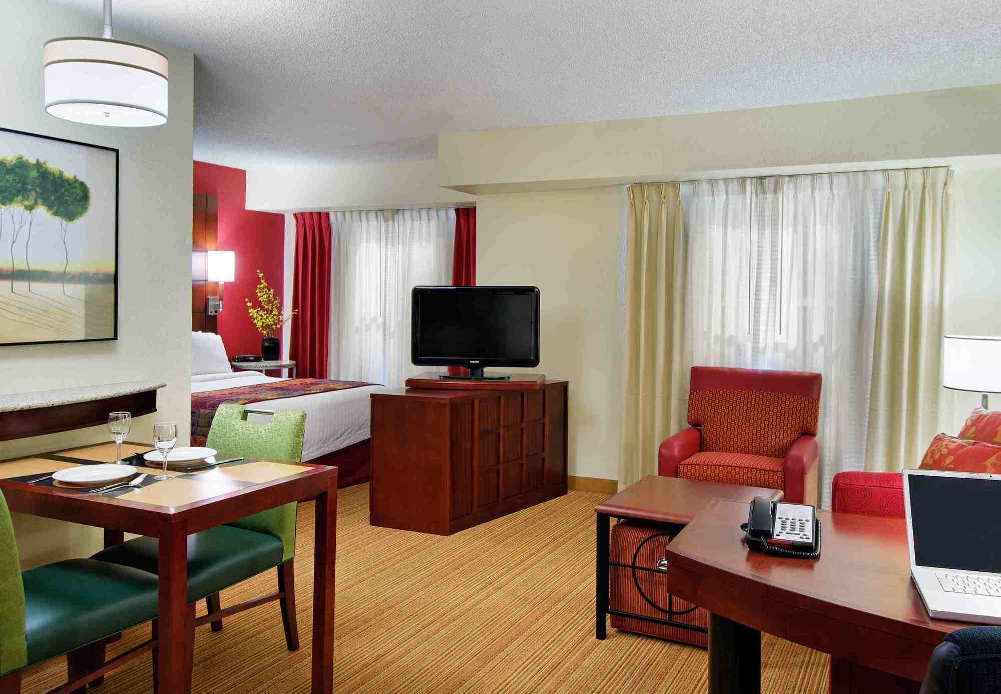 Фото Residence Inn by Marriott Tampa at USF/Medical Center