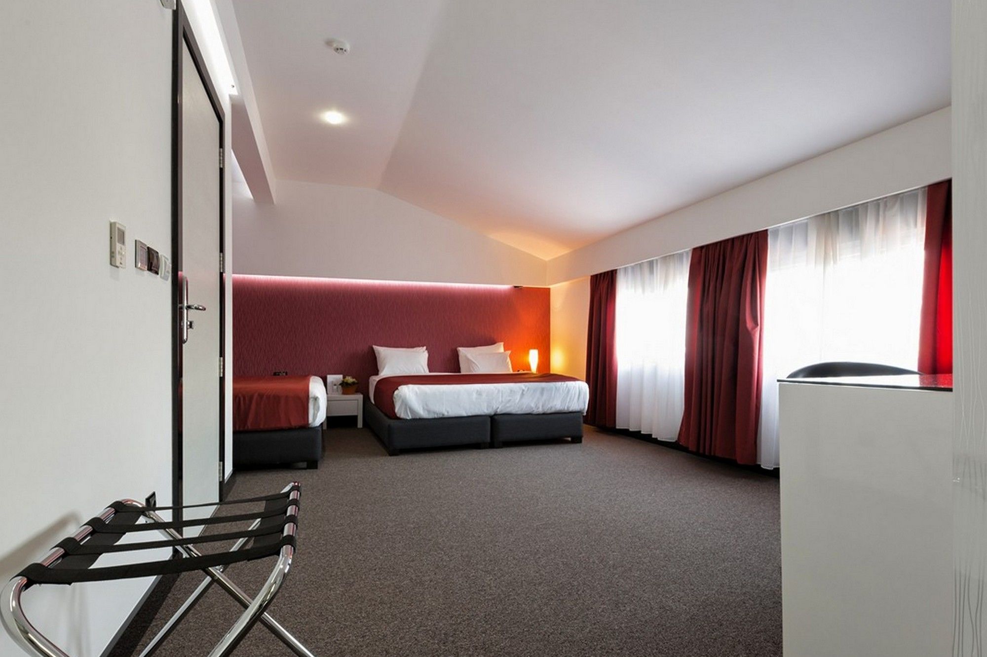 Фото Nova City Signature Collection Hotel