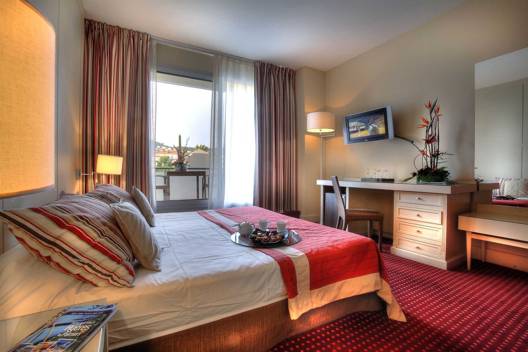 Фото отеля 2