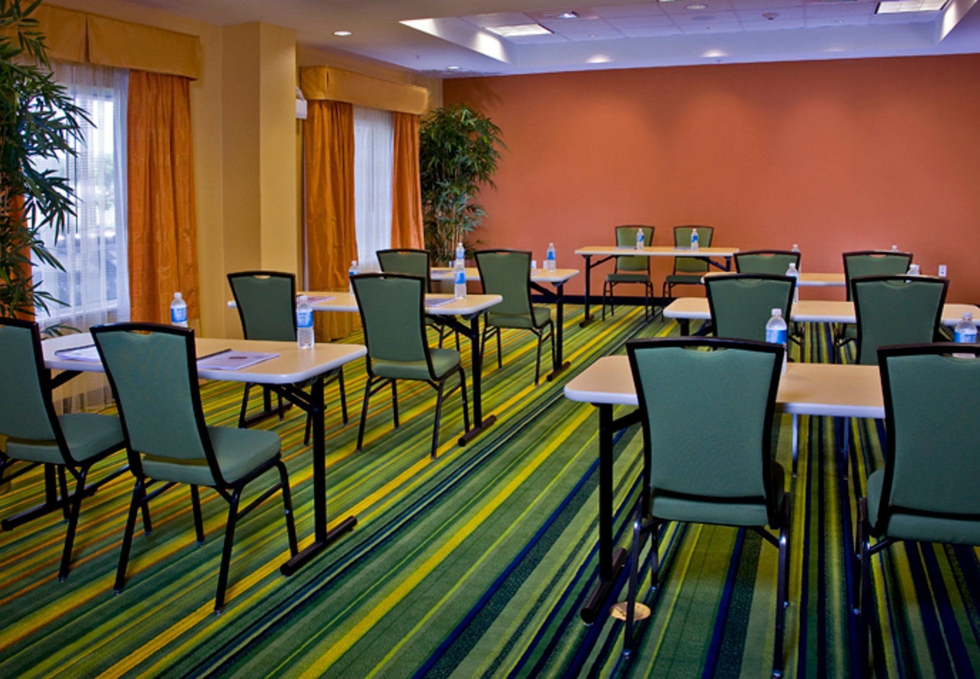 Фото Fairfield Inn & Suites Jacksonville West/Chaffee Point