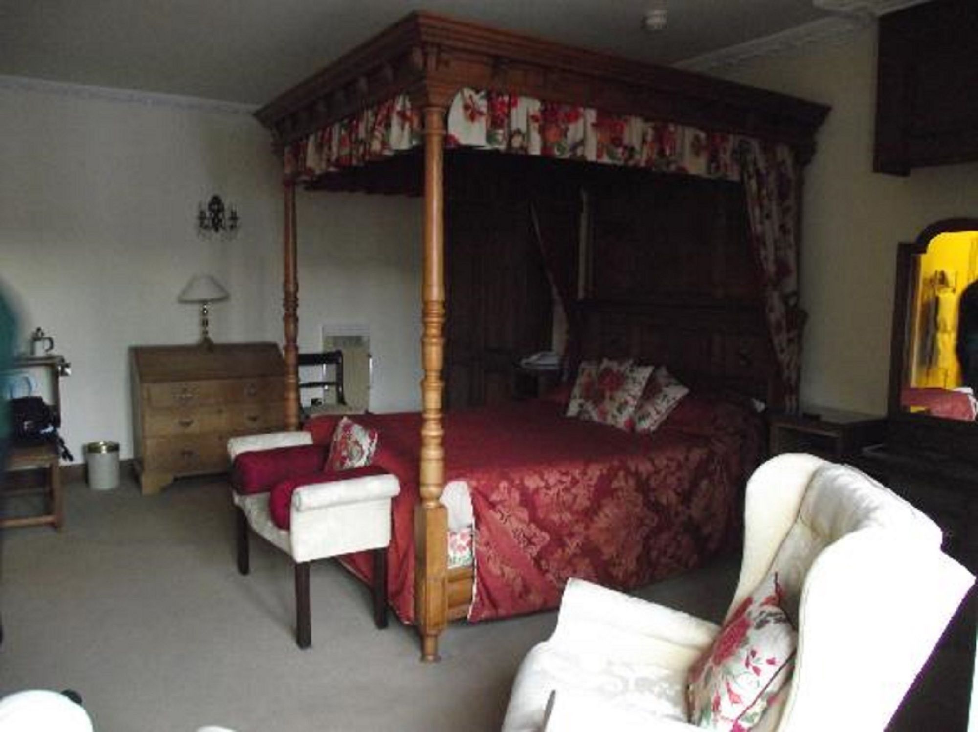 Фото The Feathers Hotel