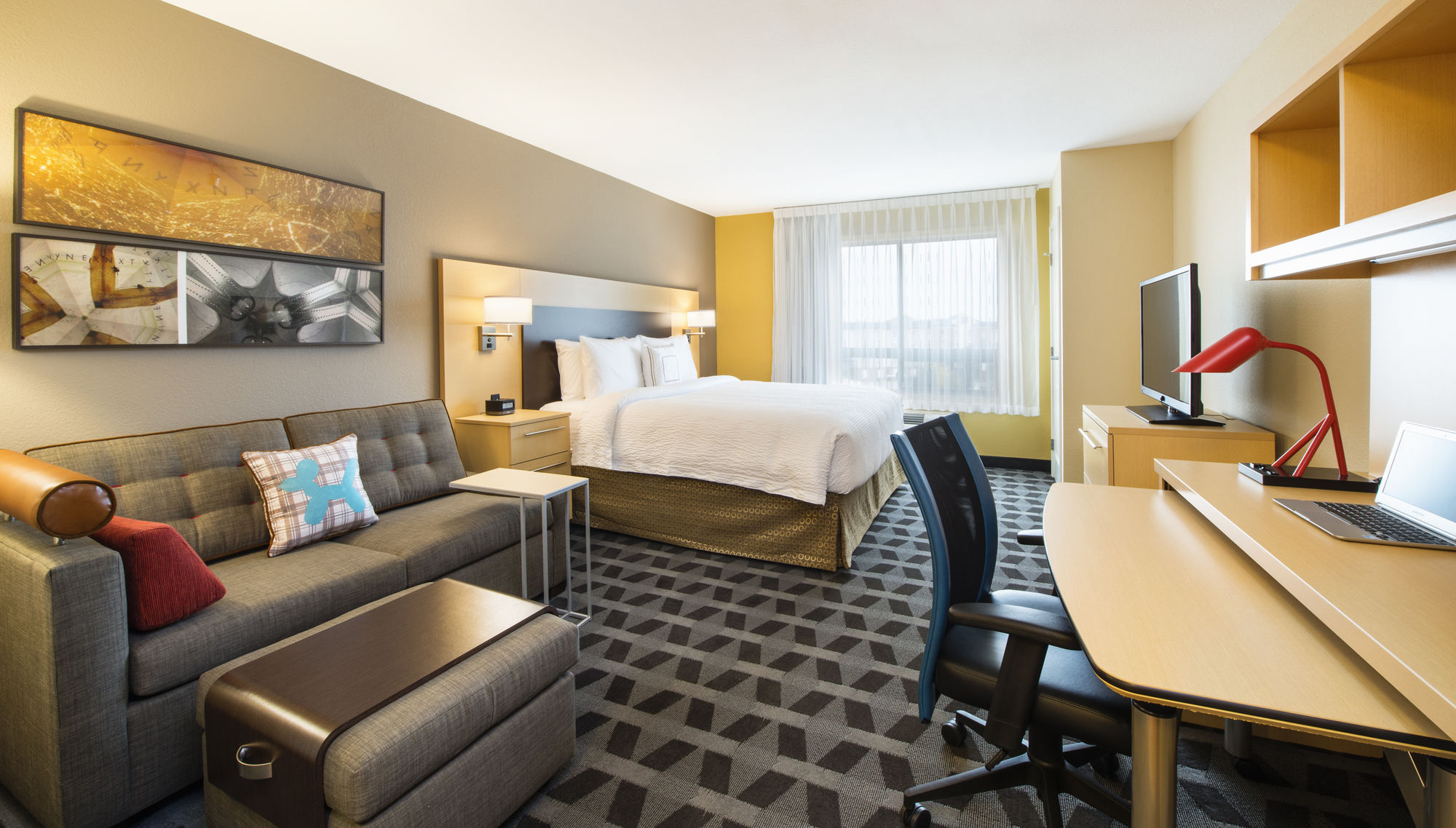Фото TownePlace Suites by Marriott Red Deer