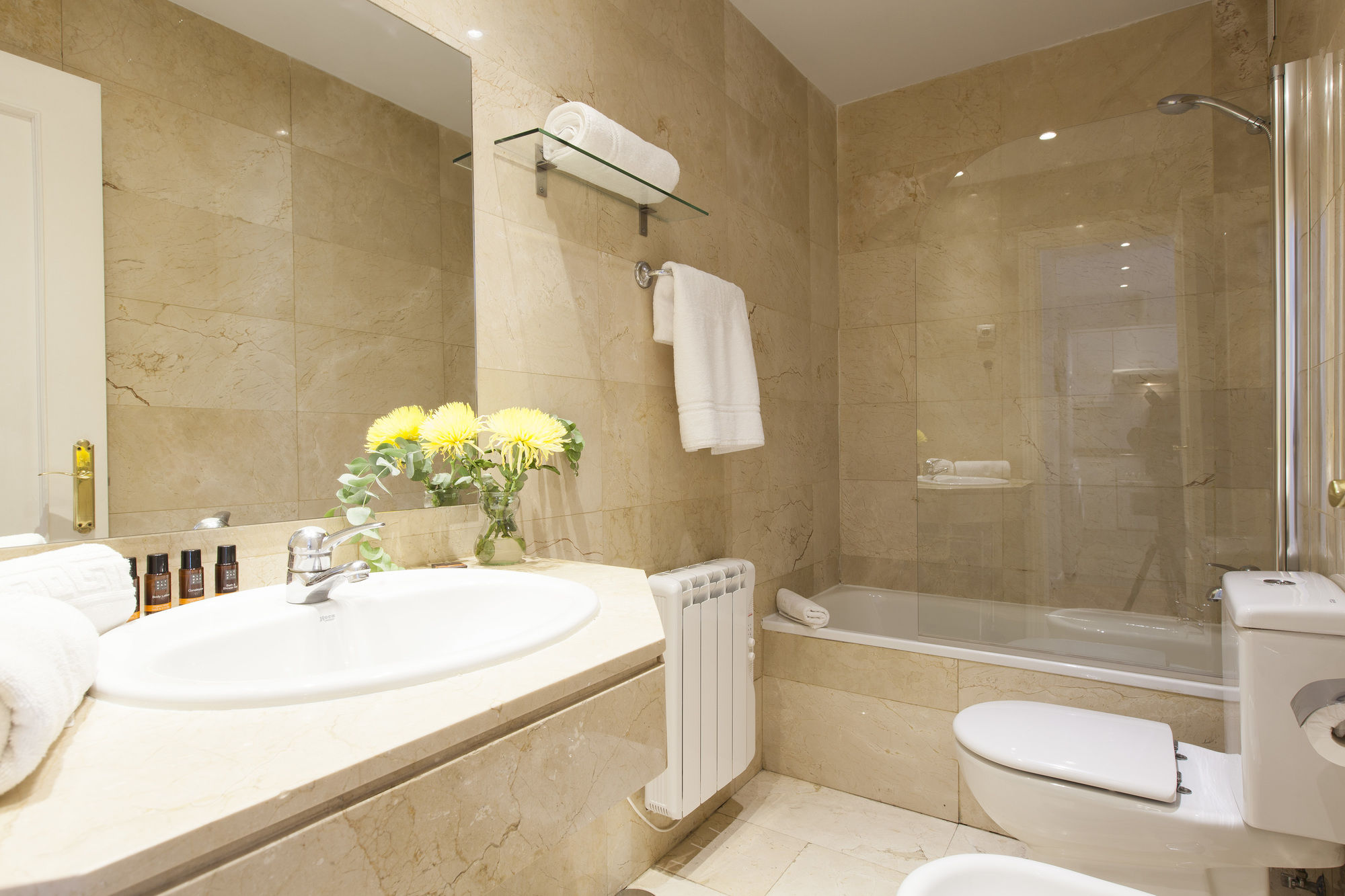 Фото Aspasios Calle Mayor Apartments