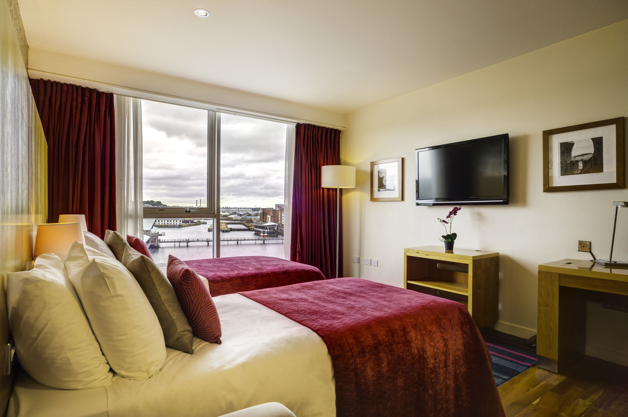 Фото Apex City Quay Hotel & SPA