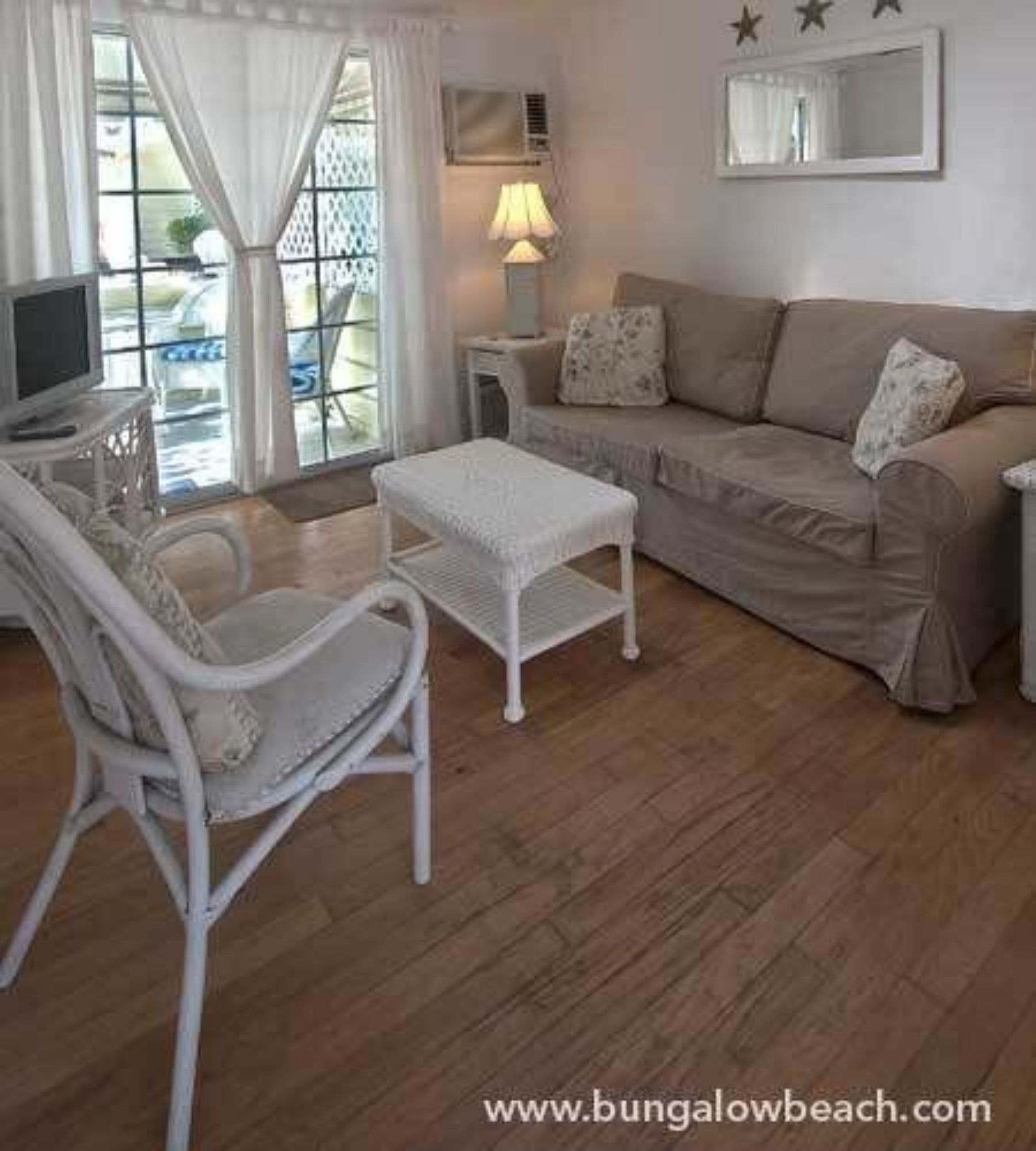 Фото Bungalow Beach Resort