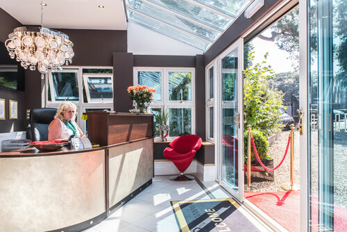 Внешний вид отеля Derby Manor в Борнмуте, фото 2