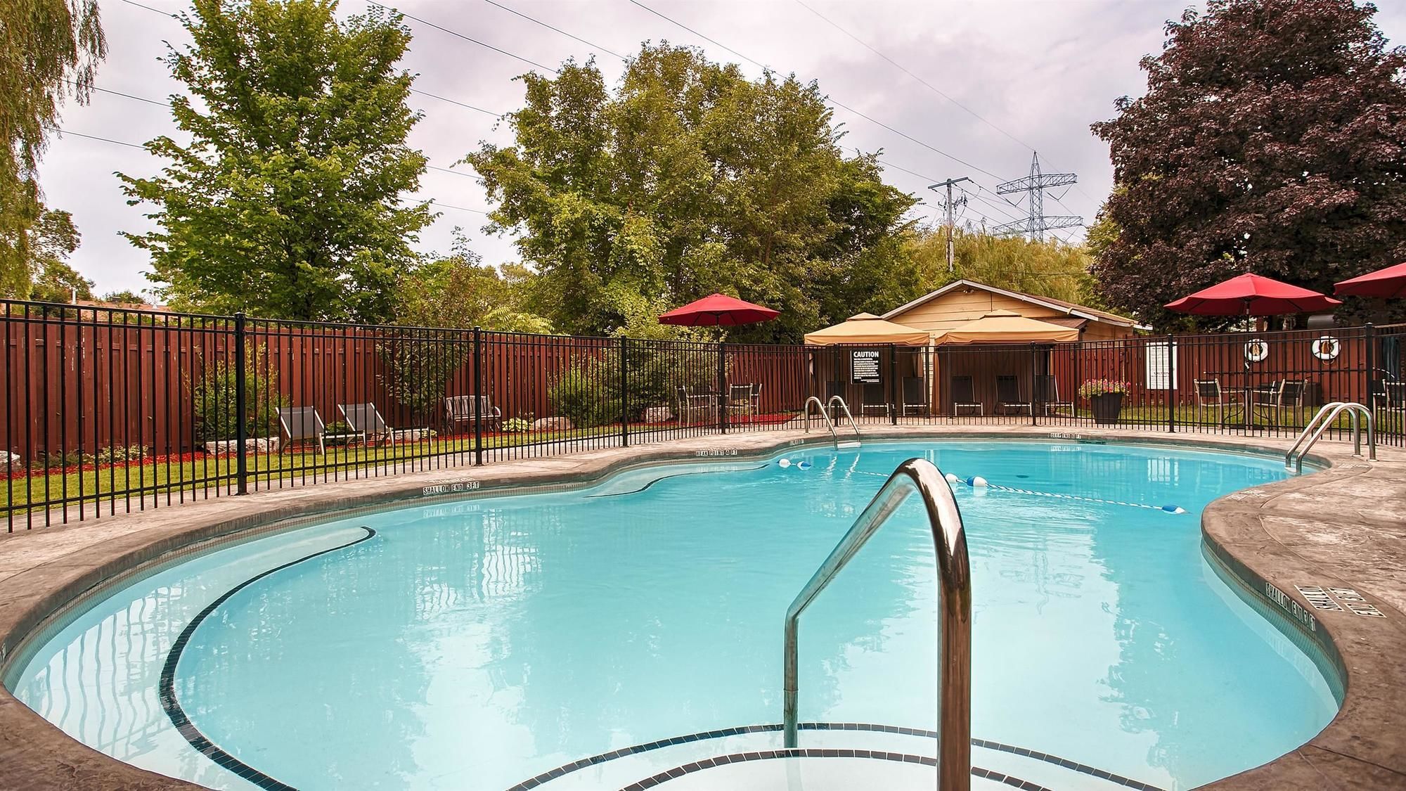 Фото Best Western Parkway Inn & Conference Centre