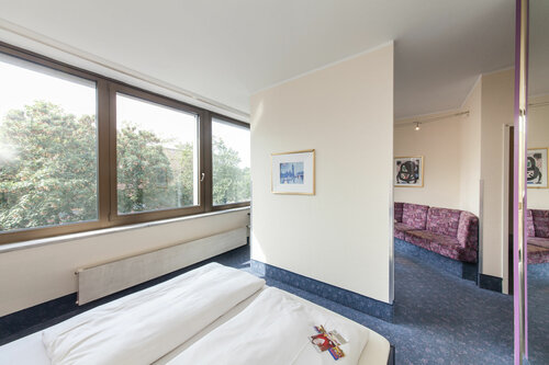 Гостиница Hotel Mirage в Нойсе