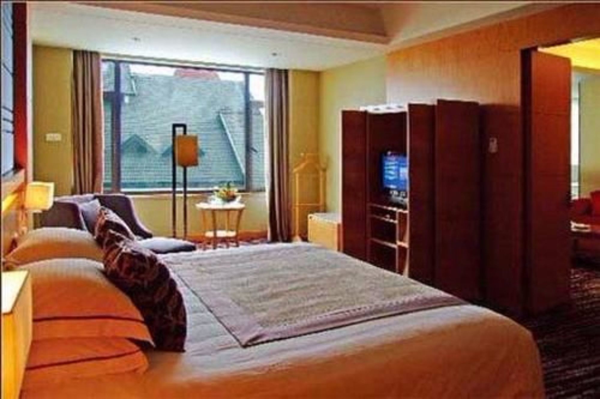 Фото Qingdao Seaview Garden Hotel