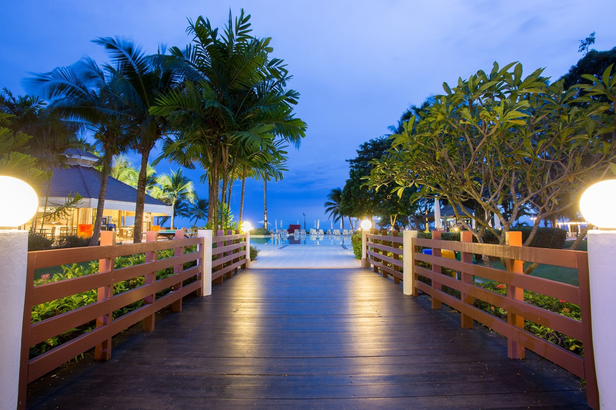 Фото Novotel Rayong Rim Pae Resort