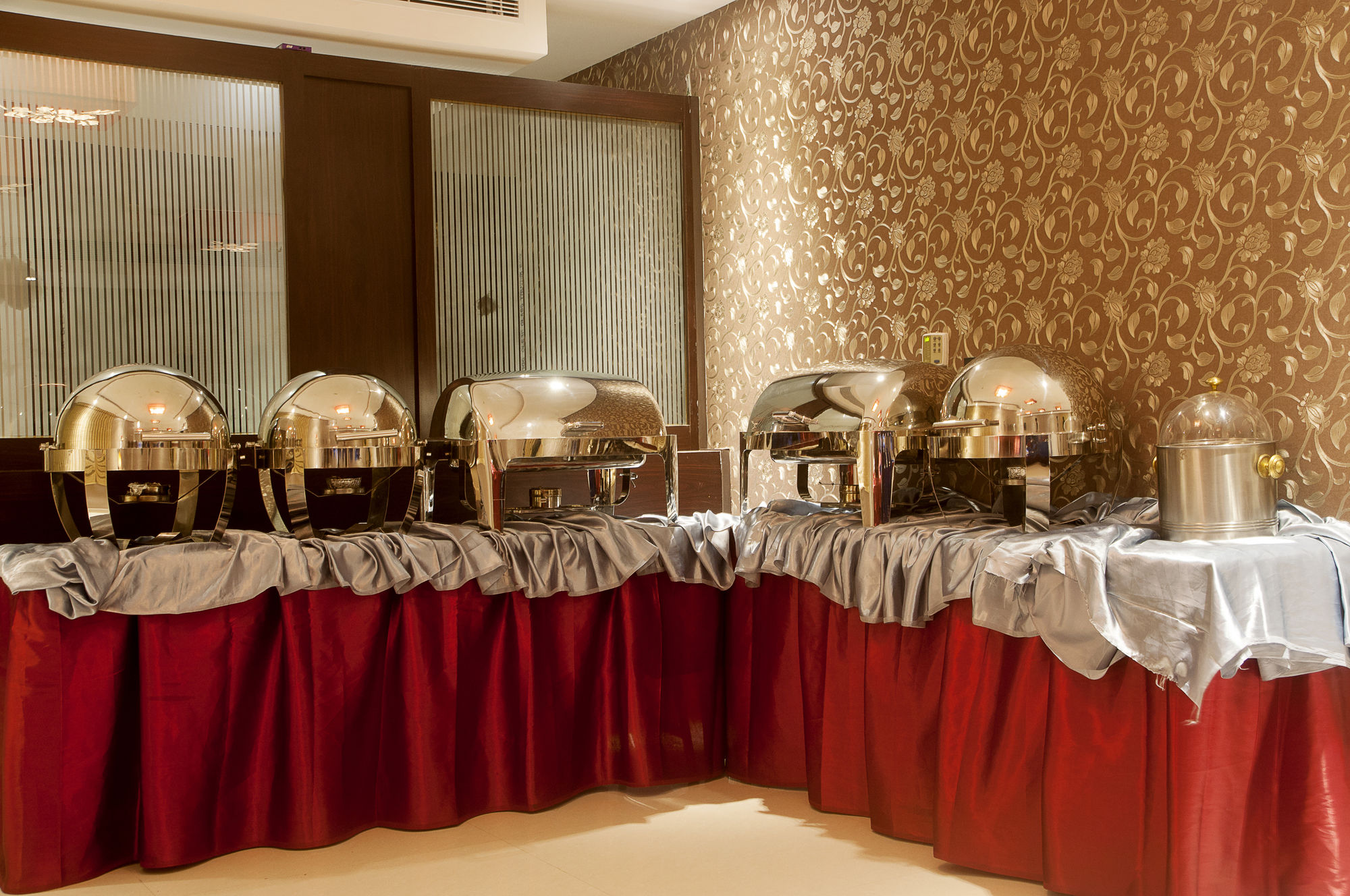 Фото Park Avenue Hotel